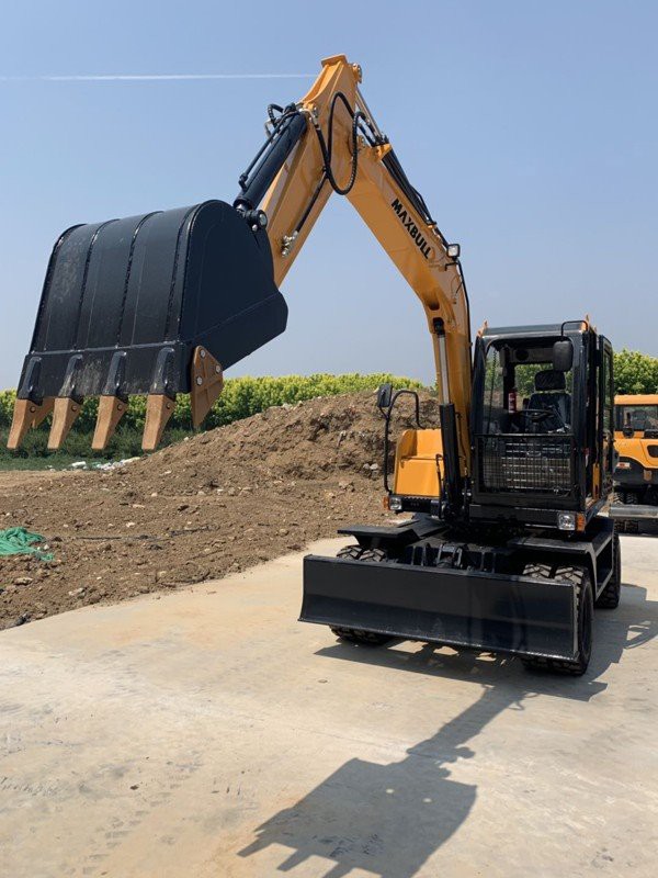 7 ton Wheel Excavator 1